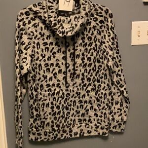 #79 Derek Heart Cowl Anim.print